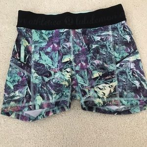 LULULEMON ATHLETICA what the sport short 4